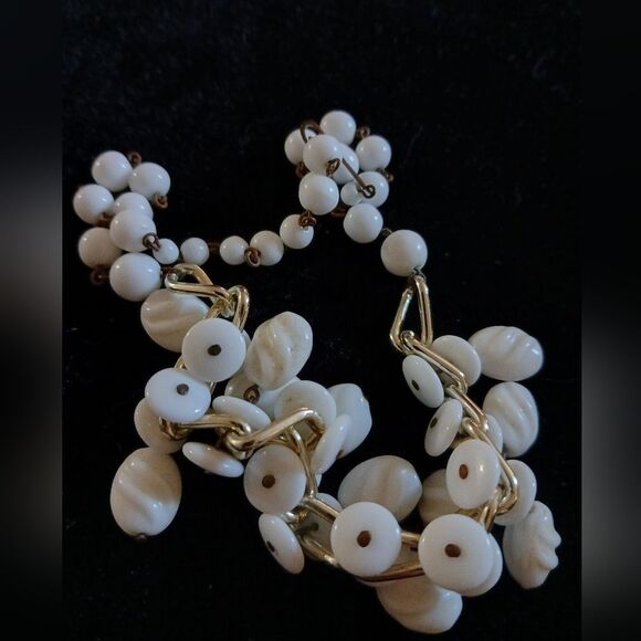 Western Germany Vintage Milk Glass Necklace/Chocker - Picture 4 of 8